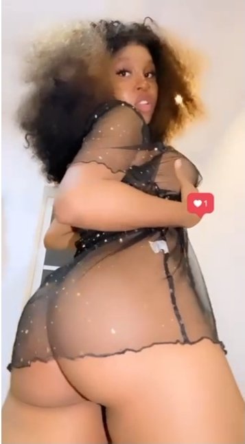Abuja big girl show off ass and breast in live video 