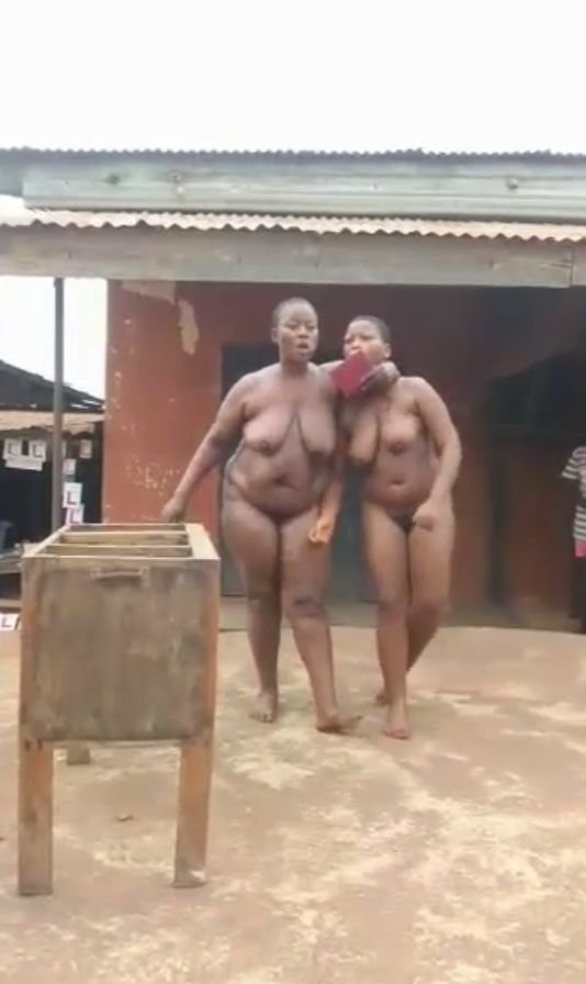 2 Beautiful Women With Big Breasts Run Mad And Seen Naked In Public (18+)