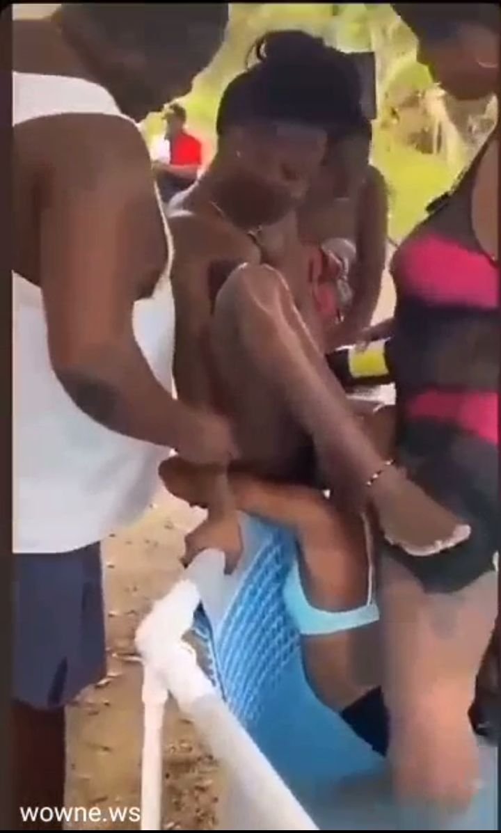 Girl Having Sex In The Pool In Public (18+)