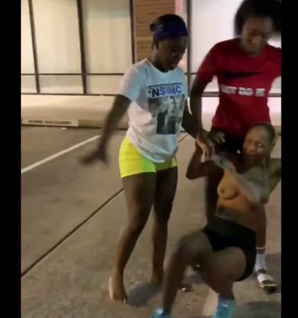 Black Girls Fighting With Boobs Out In Public (18+)