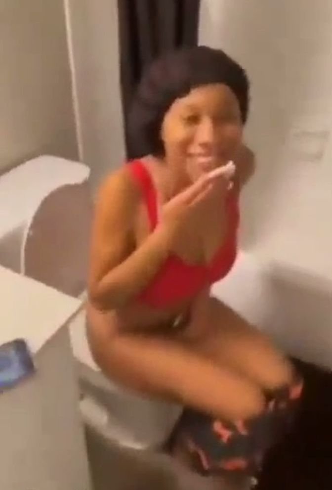 Beautiful Girl Busted While Having Sex In The Toilet 