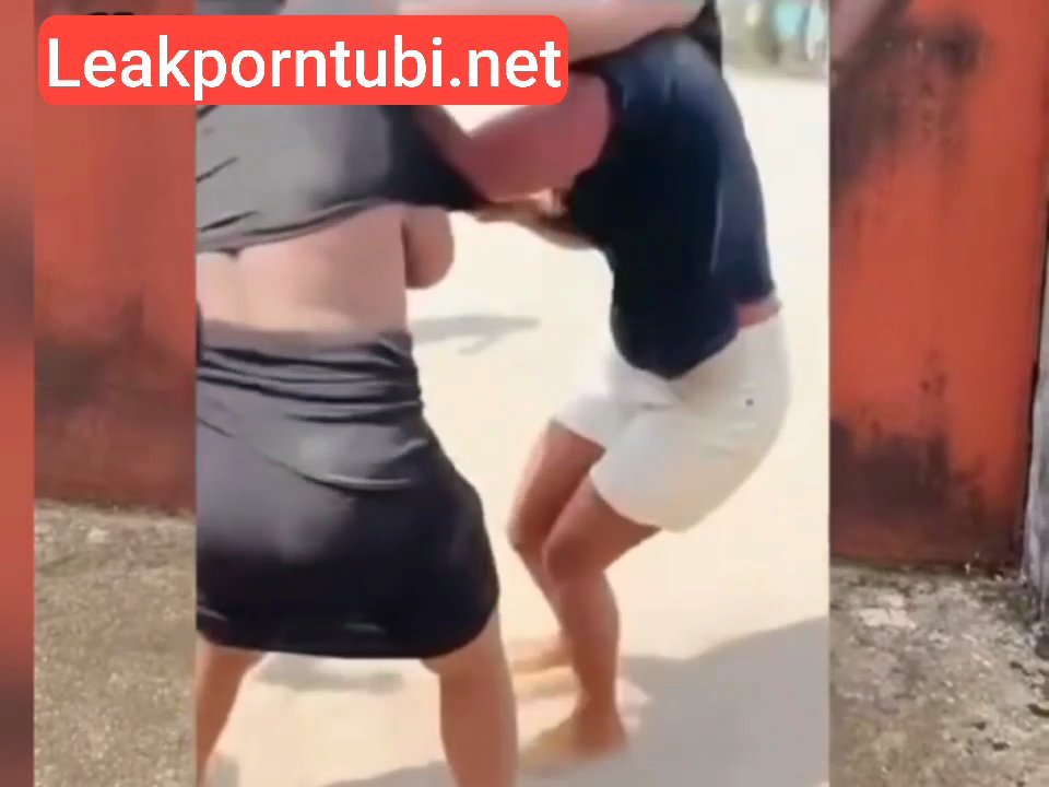 Boobs out as two ladies fought in public