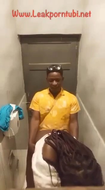 Emma caught fucking huge ass girl inside toilet