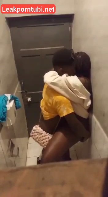 Kenji trying fucking this babe inside toilet