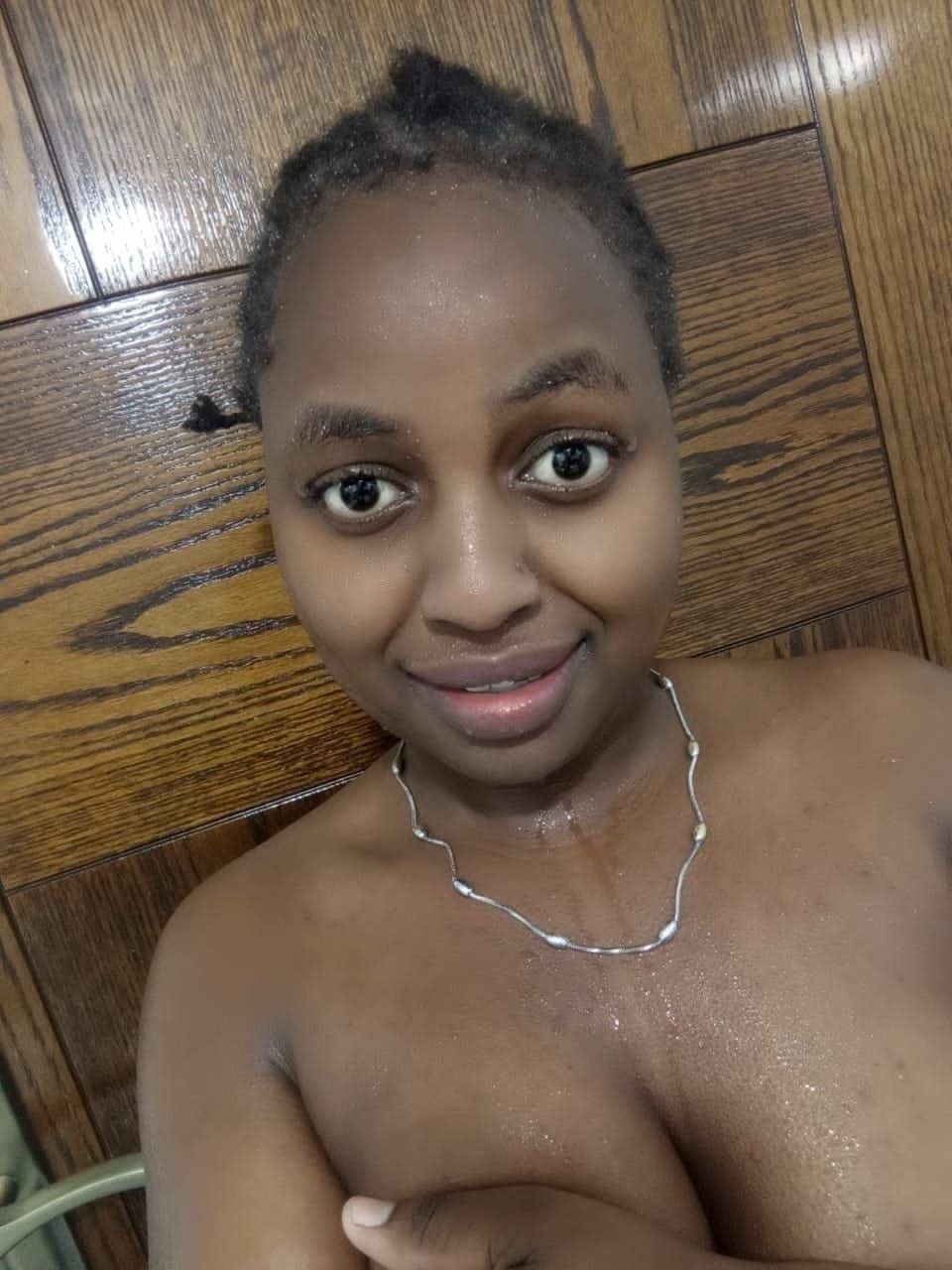 Gym instructor leaked her pic