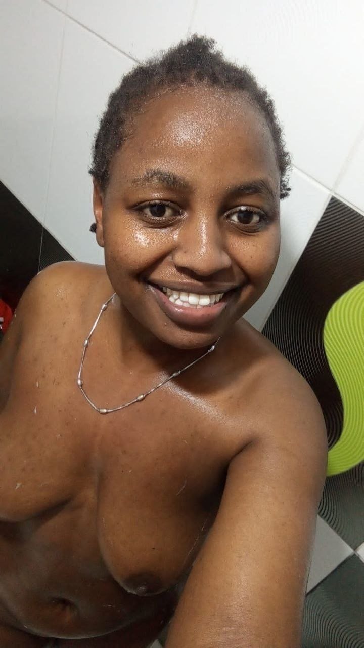 Gym instructor leaked her pic