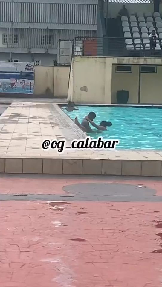 Ghanaian Guy Having Sex In The Pool With Girlfriend (18+)